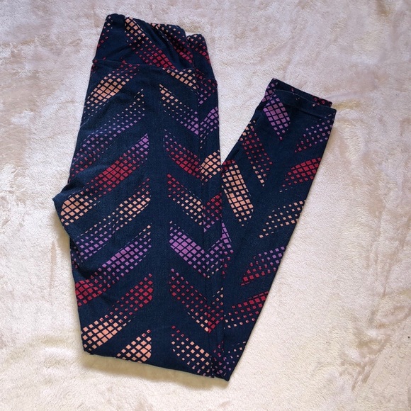 LuLaRoe Brand Designed Leggings - Picture 1 of 3